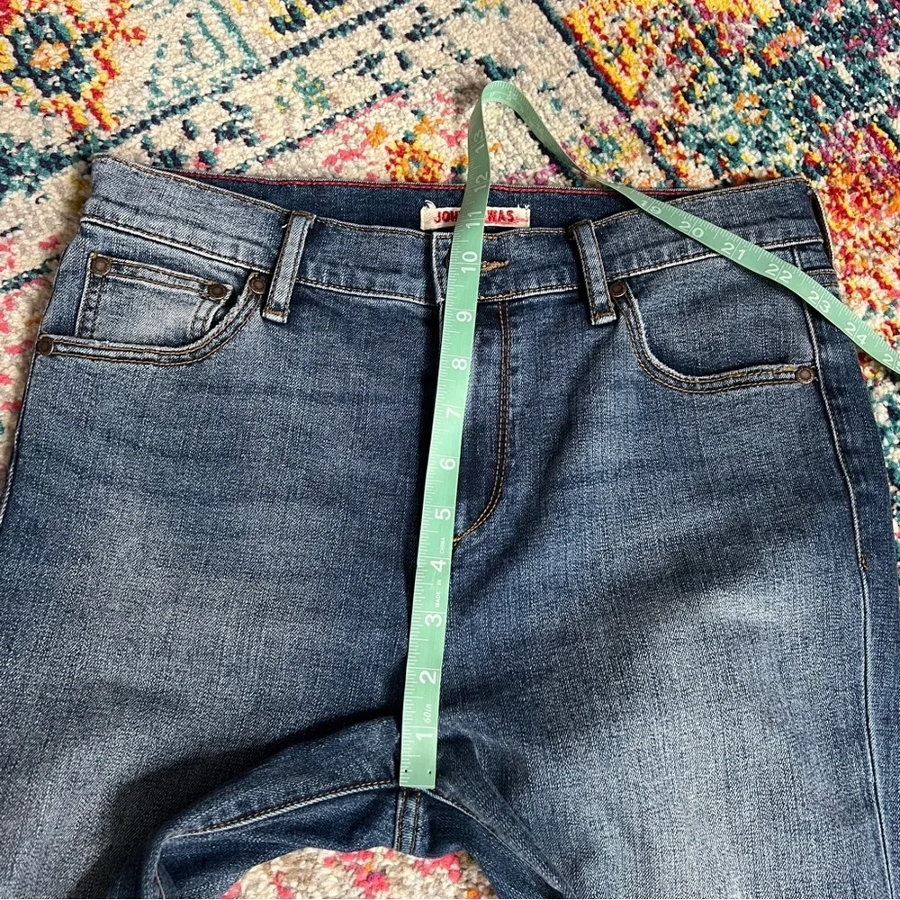 Johnny Was Raw Hem Straight‎ Leg Jeans 28